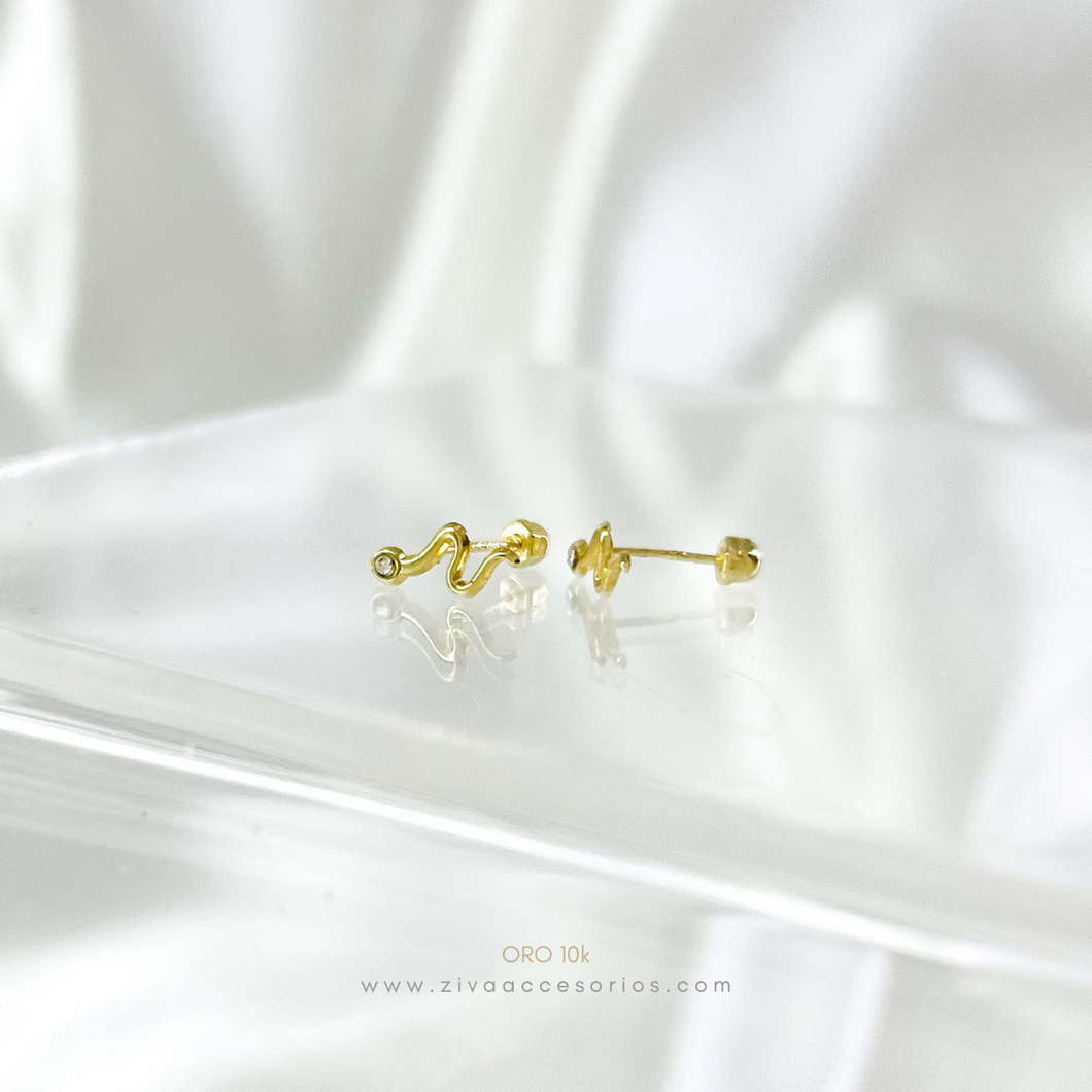 Aretes Broquel Serpiente con Zirconia Oro 10k