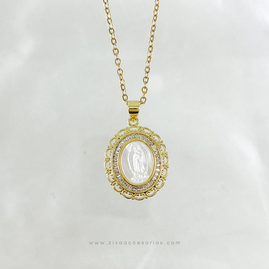 Collar Medalla Virgen de Guadalupe Perla Madre y Zirconias