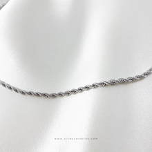 Cargar imagen en el visor de la galería, Cadena Torsal Plateado (50cm-2mm)